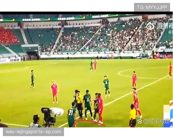 换下球员场外行为有哪些规则限制？裁判如何判罚解读