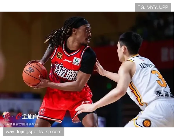 广州足球俱乐部近期整体表现不佳,球队在进攻端的火力有待提升 广州足球俱乐部近期整体表现不佳,球队在进攻端的火力有待提升